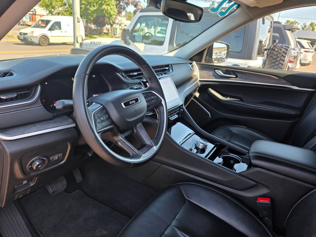 Used 2022 Jeep Grand Cherokee Limited AWD/4WD image 10