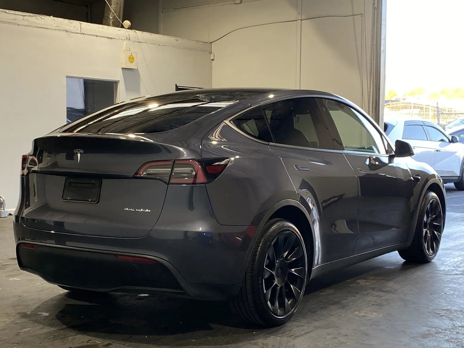 Used 2023 Tesla Model Y Long Range image 4