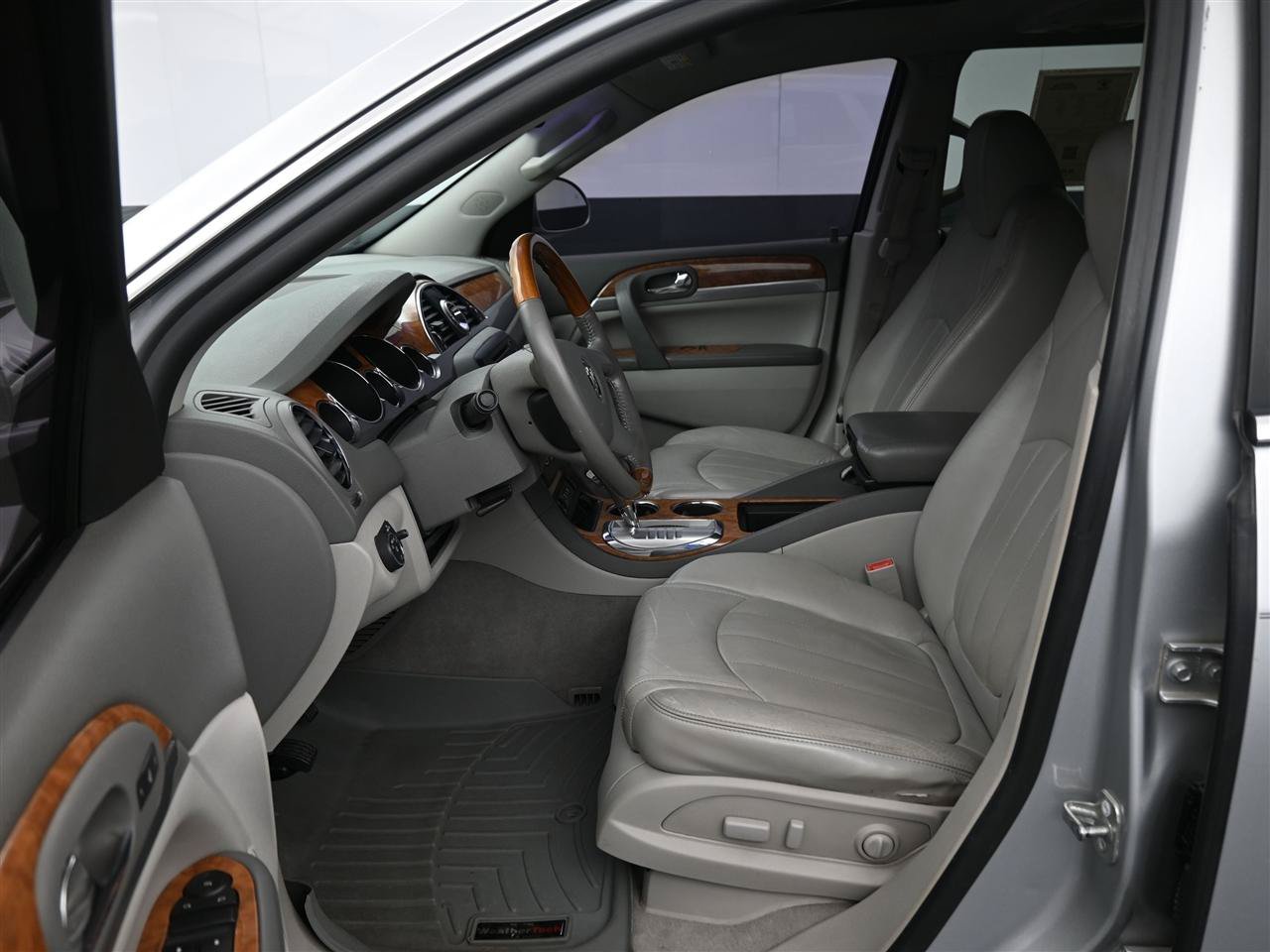 Used 2011 Buick Enclave CXL FWD image 11