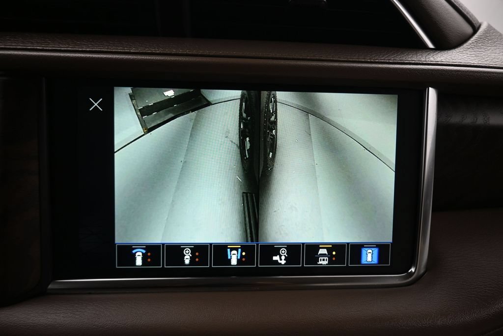 Used 2023 GMC Yukon XL Denali AWD/4WD image 24