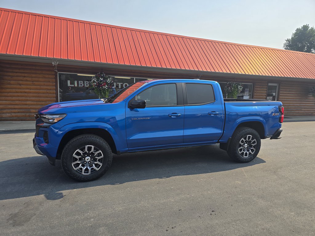 Used 2024 Chevrolet Colorado Z71 w/ Z71 Convenience Package 2