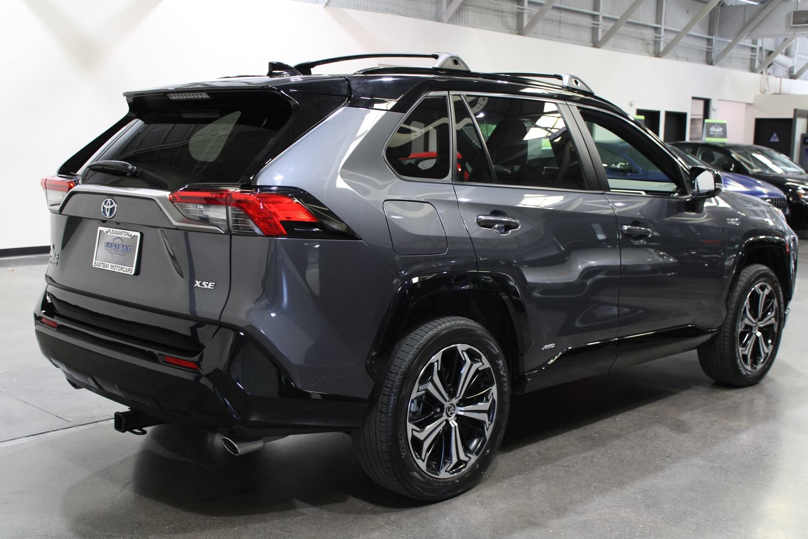 Used 2022 Toyota RAV4 XSE AWD/4WD image 16