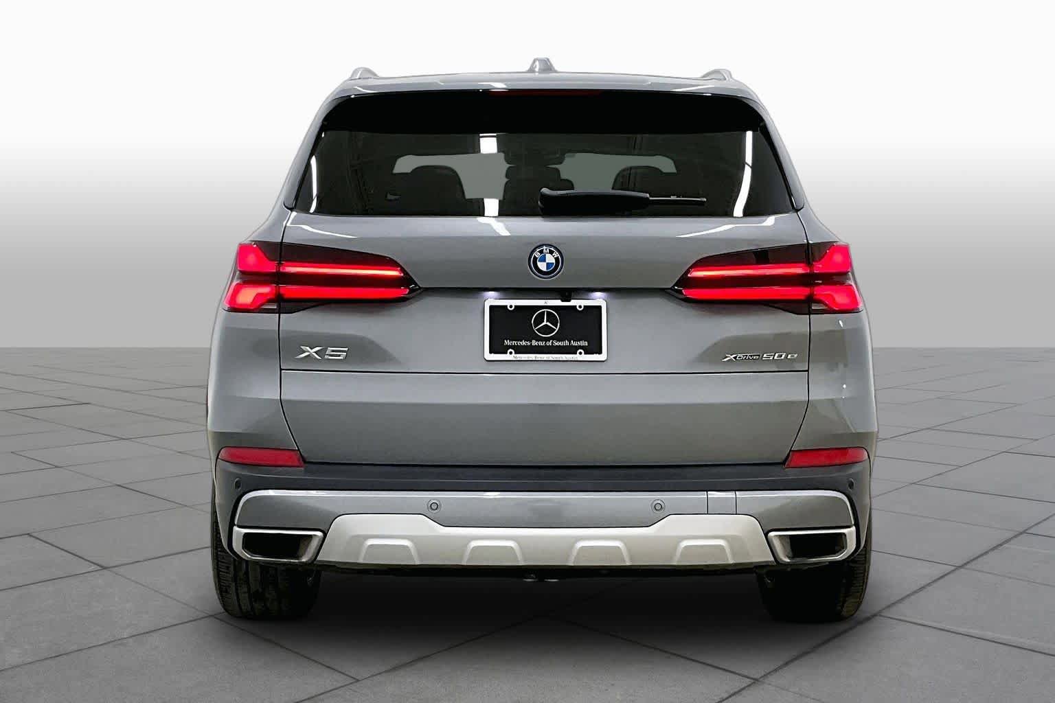 Used 2025 BMW X5 xDrive50e AWD/4WD image 5