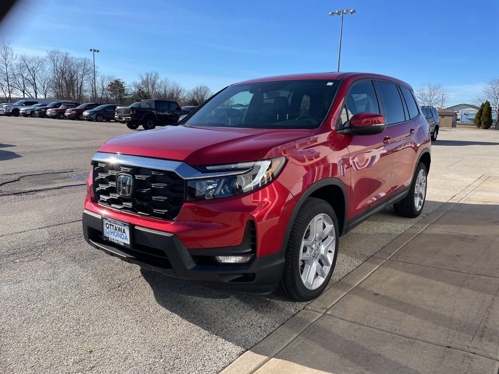 Used 2025 Honda Passport EX-L image 2