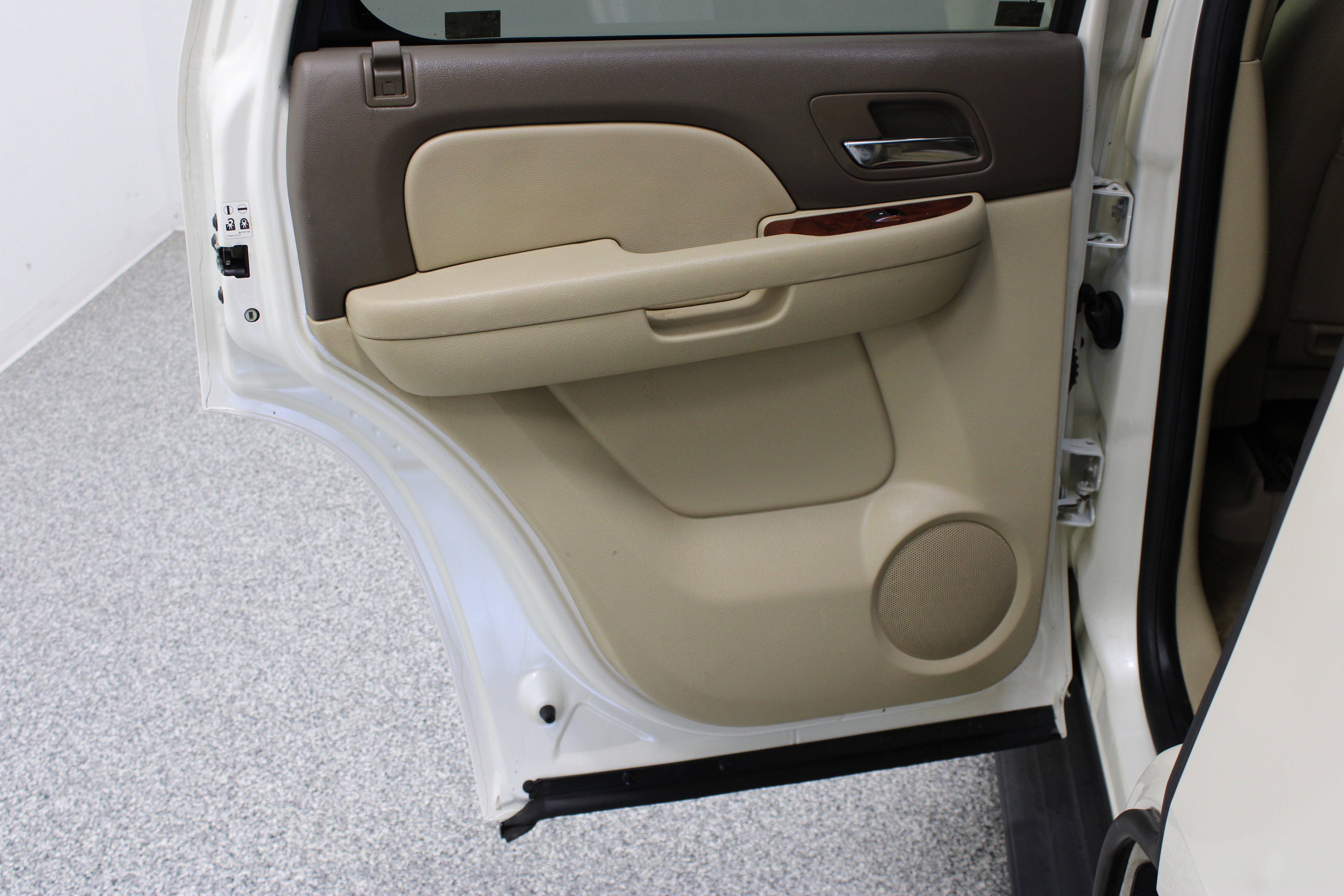Used 2009 Chevrolet Tahoe LTZ RWD image 27