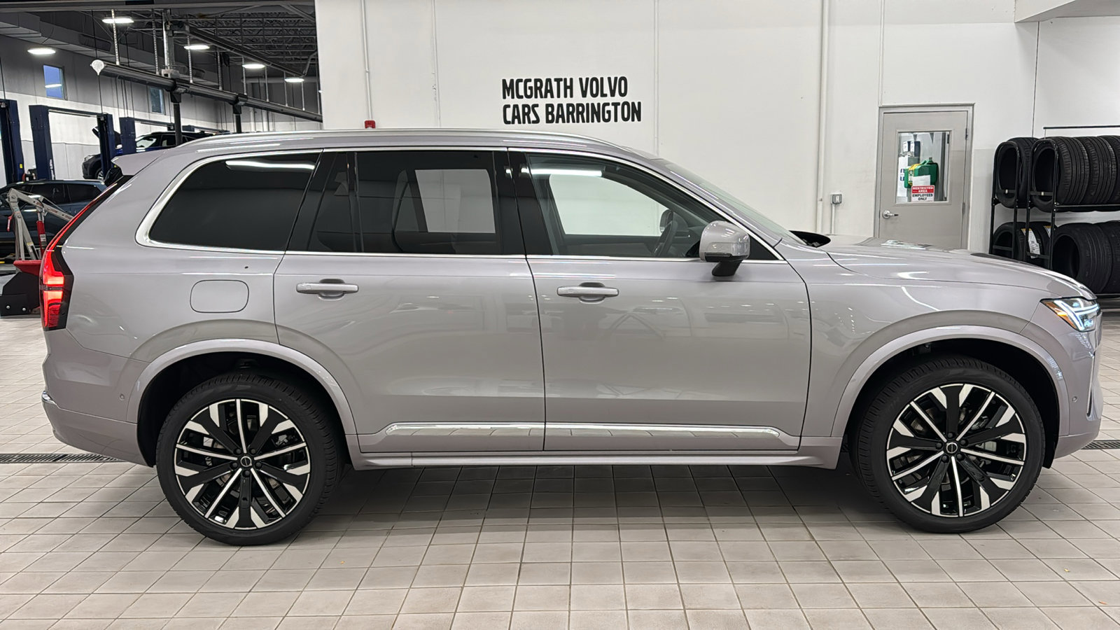 Used 2026 Volvo XC90 B5 Plus w/ Protection Package image 4