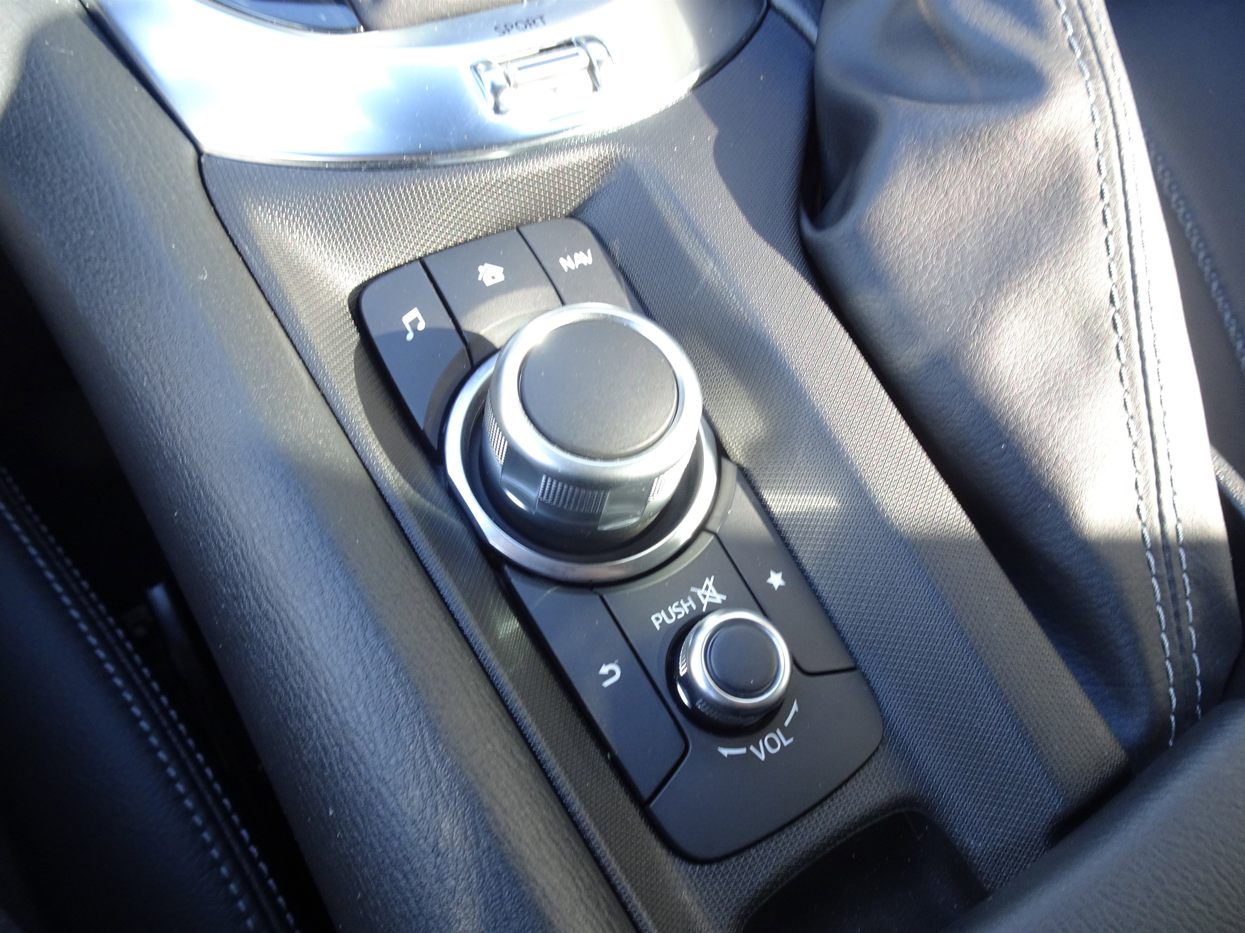 Used 2021 MAZDA MX-5 Miata Grand Touring RWD image 16
