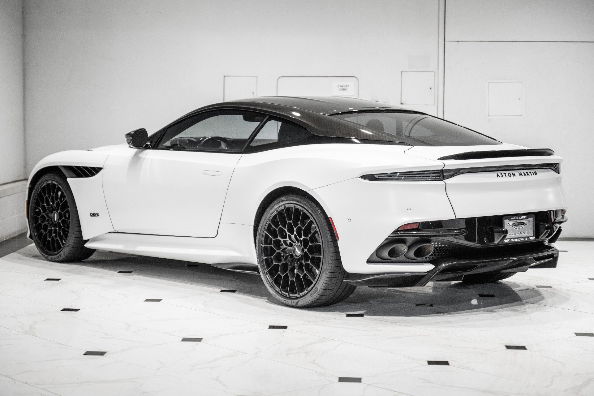 Used 2023 Aston Martin DBS Coupe RWD image 2