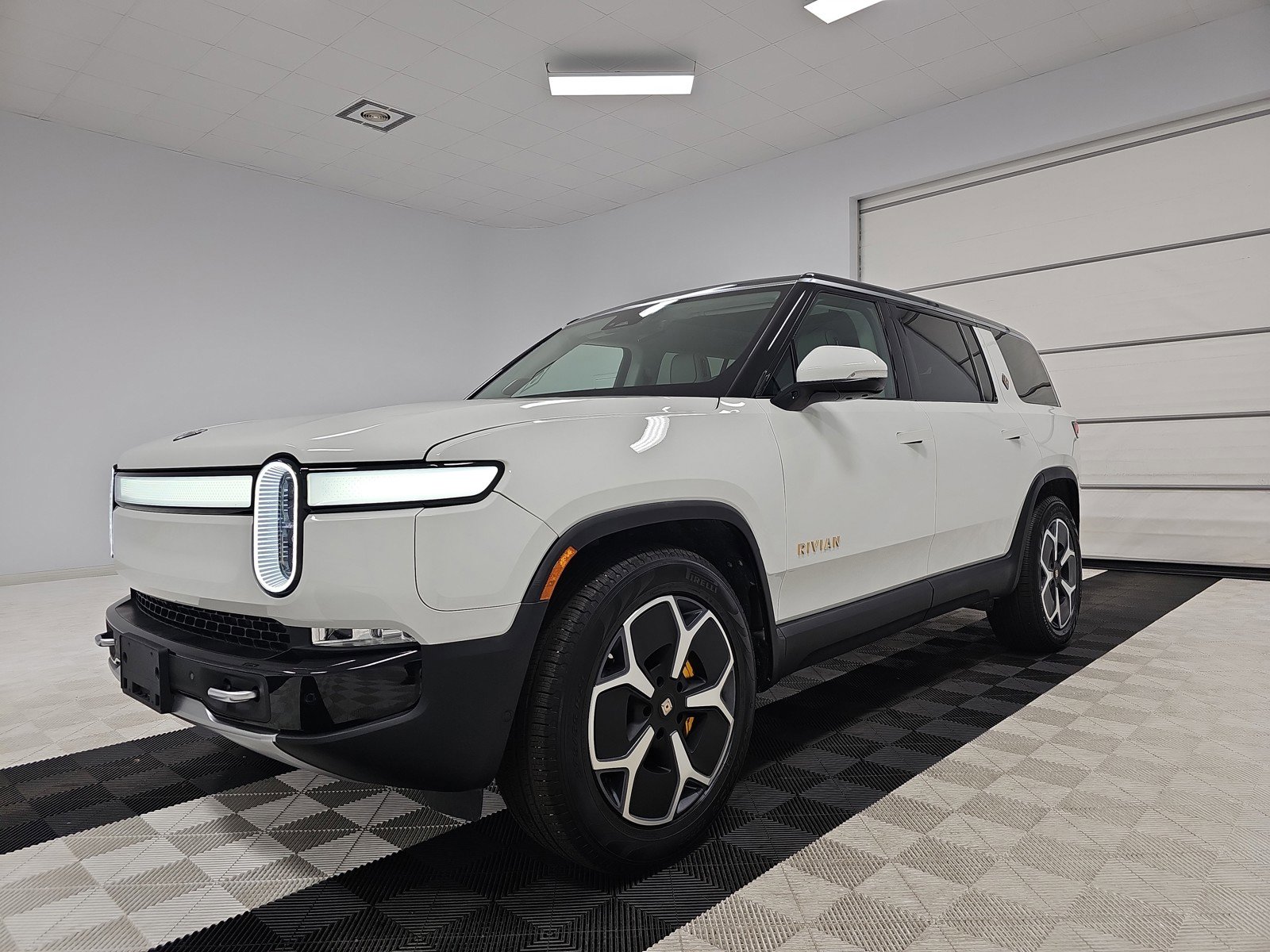 Used 2023 Rivian R1S Adventure