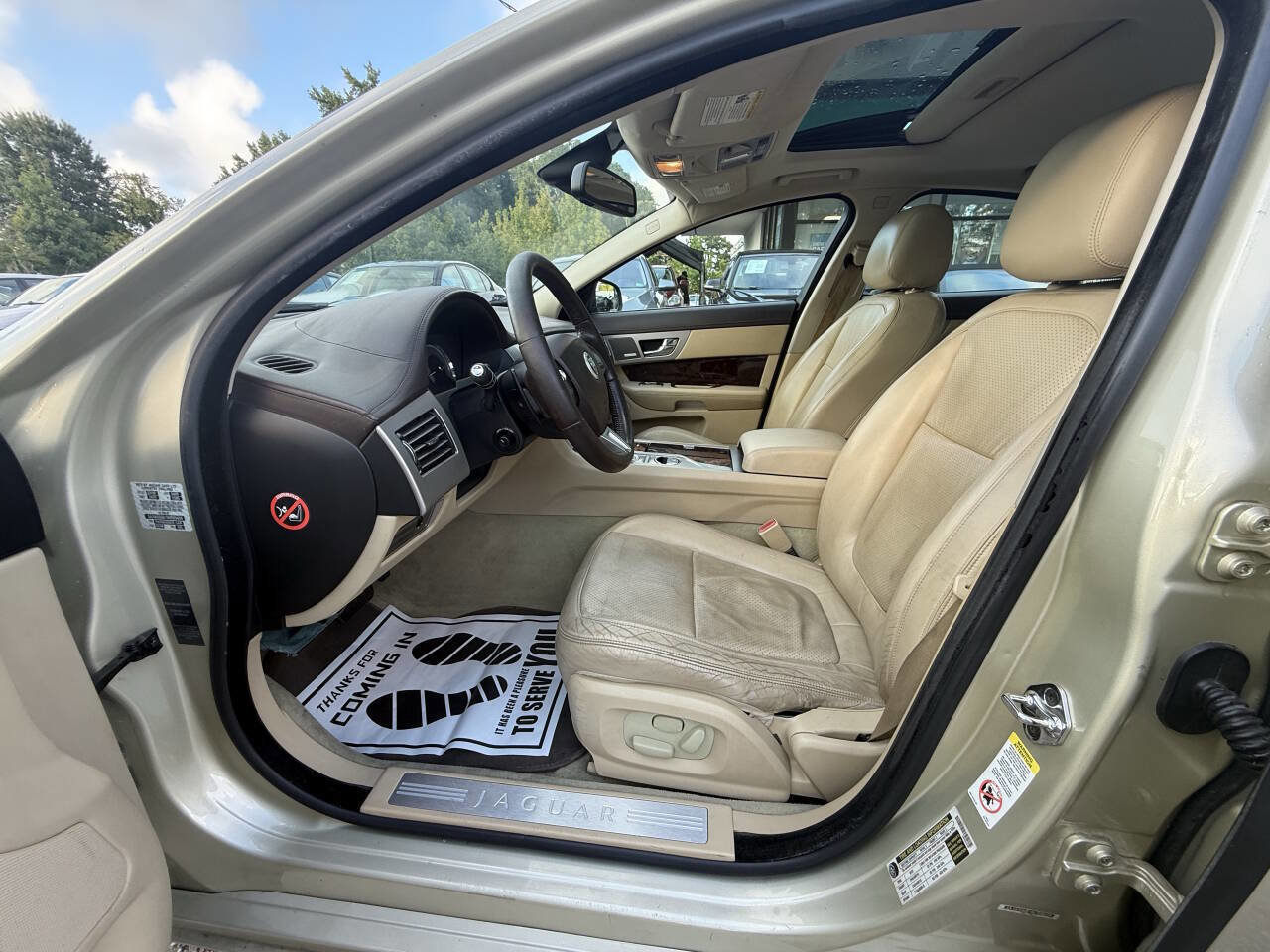 Used 2009 Jaguar XF Premium image 9