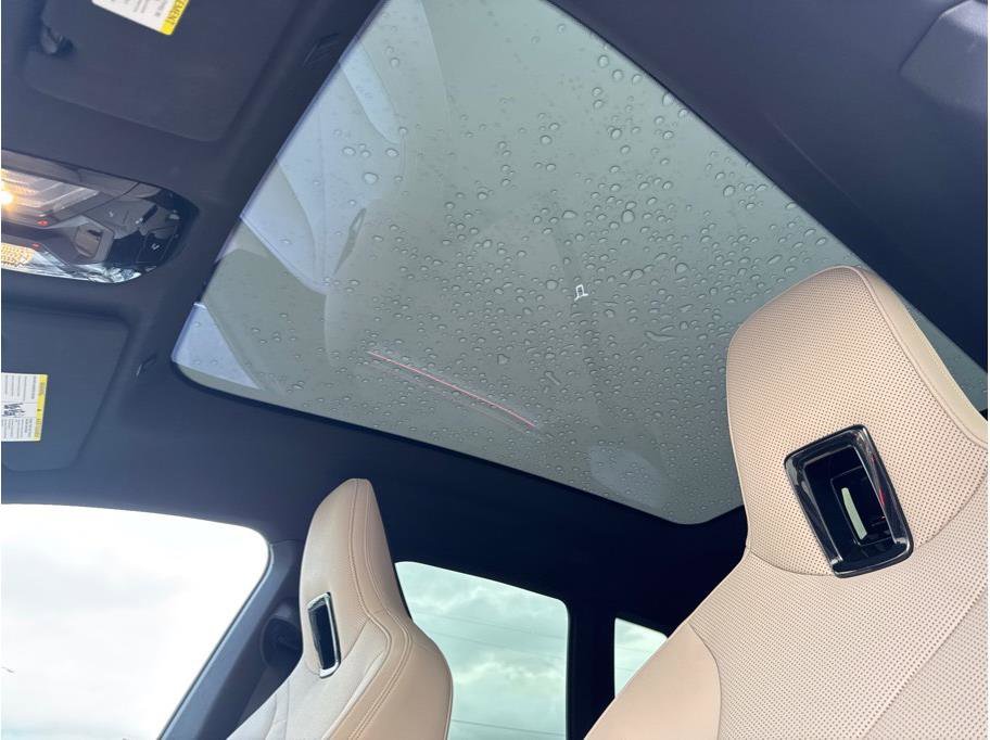 Used 2023 BMW iX xDrive50 w/ Sport Package image 23