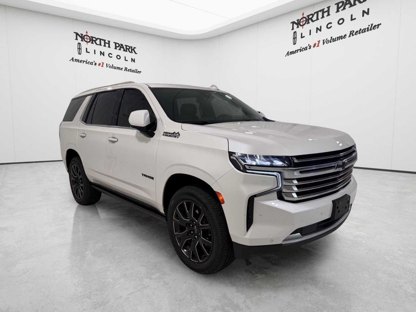 Used 2023 Chevrolet Tahoe High Country w/ LPO, Illumination Package AWD/4WD image 7