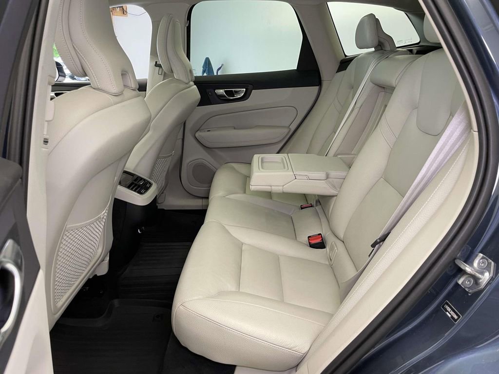 Used 2019 Volvo XC60 T5 Inscription w/ Protection Package AWD/4WD image 16