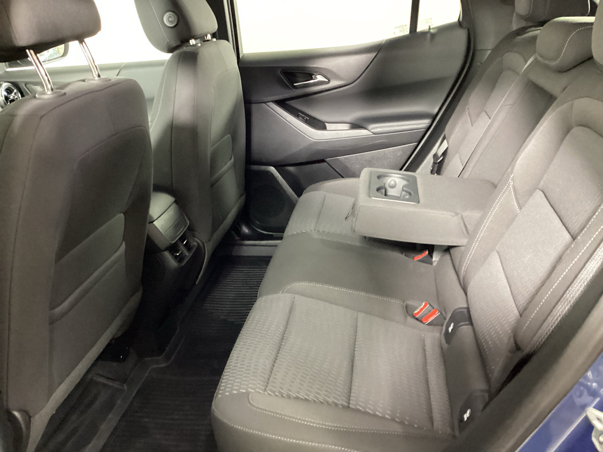 Used 2025 Chevrolet Equinox LT w/ Safety and Technology Package AWD/4WD image 15