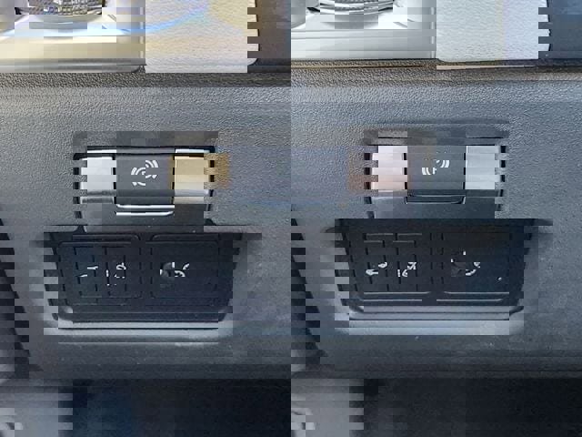 Used 2020 Jaguar E-PACE image 17