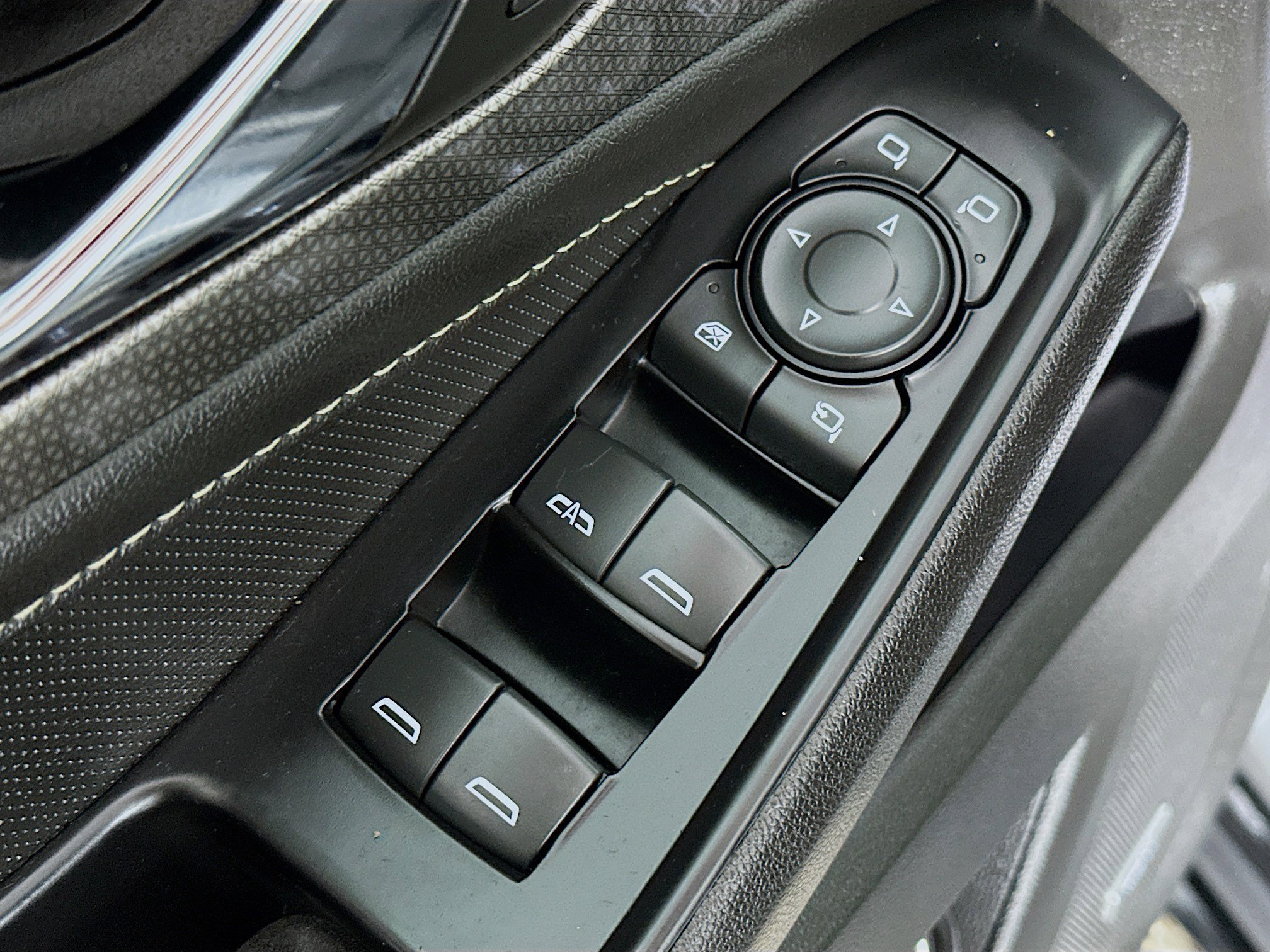 Used 2023 Chevrolet Traverse Premier w/ Redline Edition AWD/4WD image 18