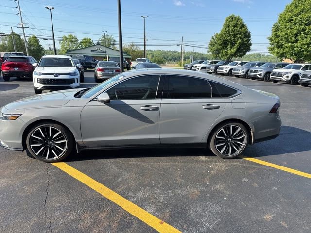 Used 2024 Honda Accord Touring image 4