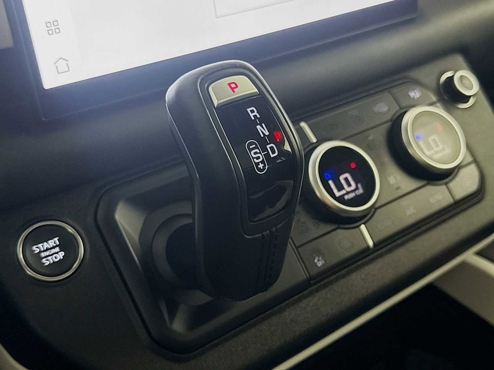 Used 2025 Land Rover Defender 110 S image 19