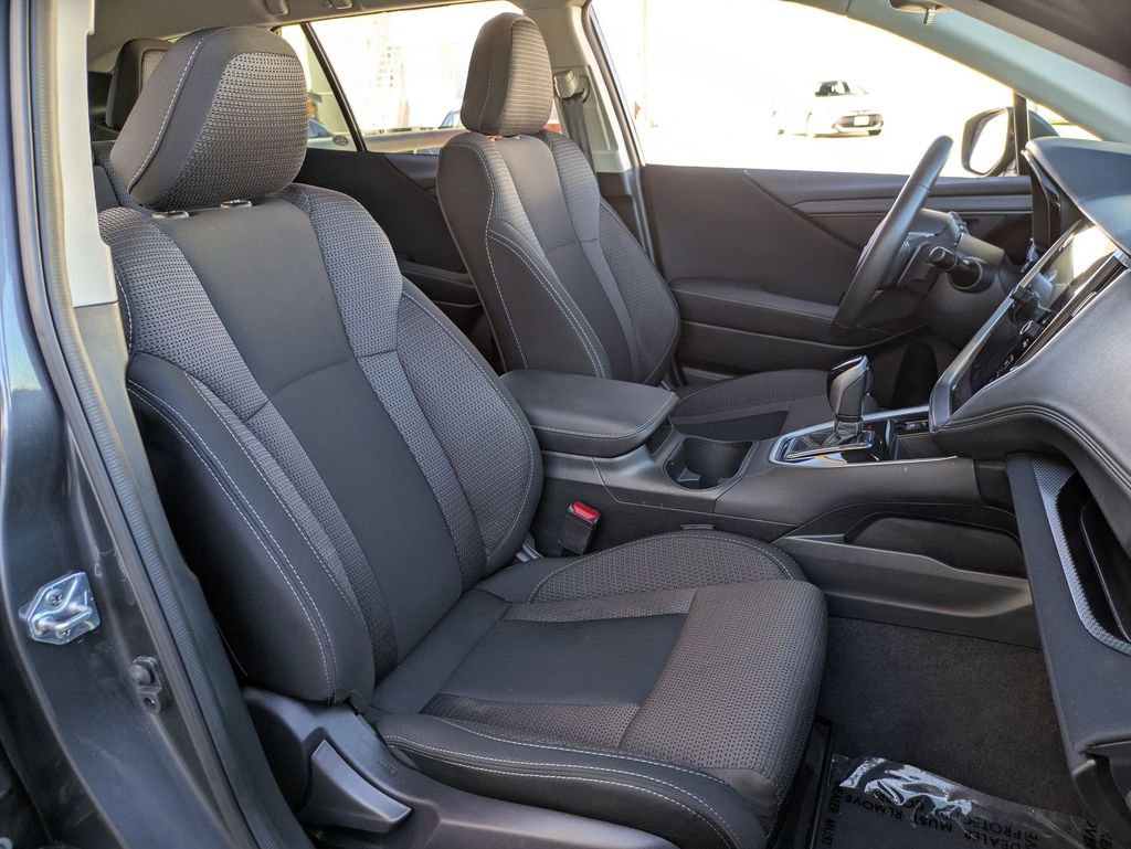 Used 2025 Subaru Outback Premium image 28