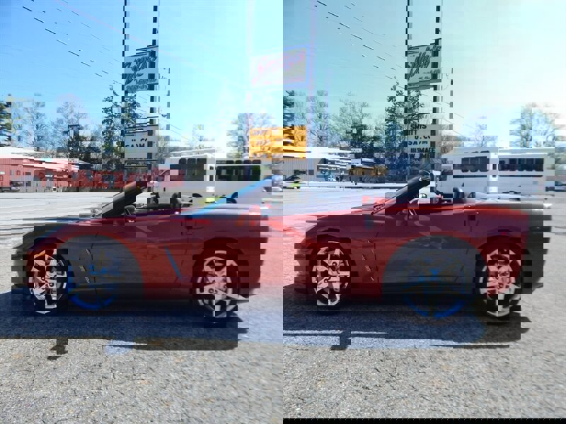 Used 2005 Chevrolet Corvette Convertible w/ Preferred Equipment Group image 1