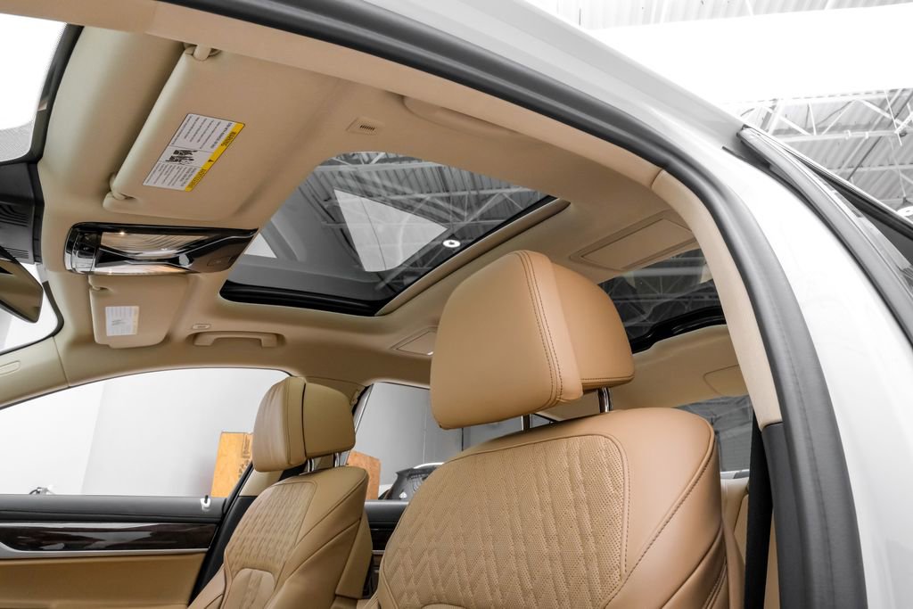 Used 2020 BMW ALPINA B7 xDrive image 7