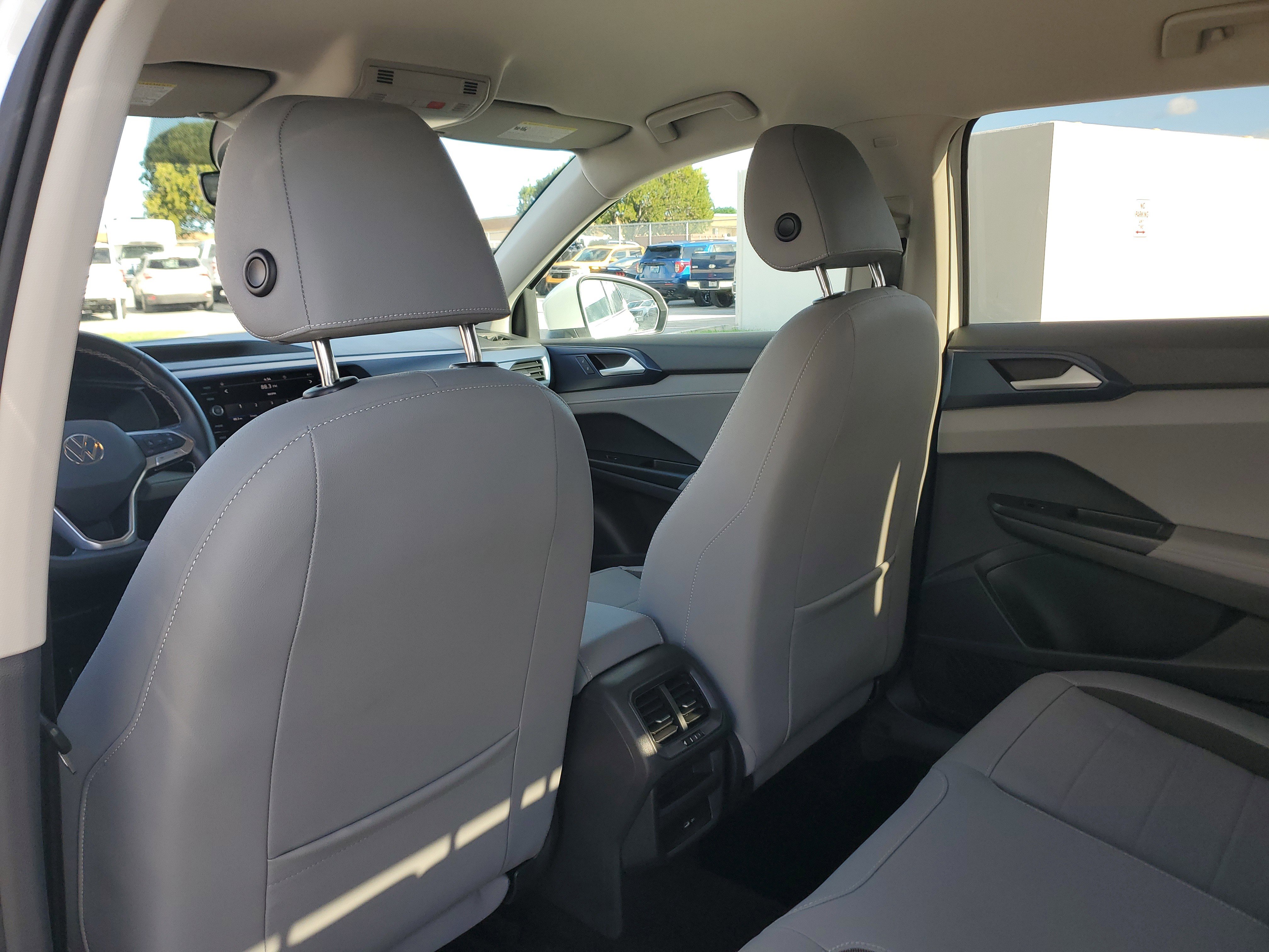 Used 2024 Volkswagen Taos SE image 13