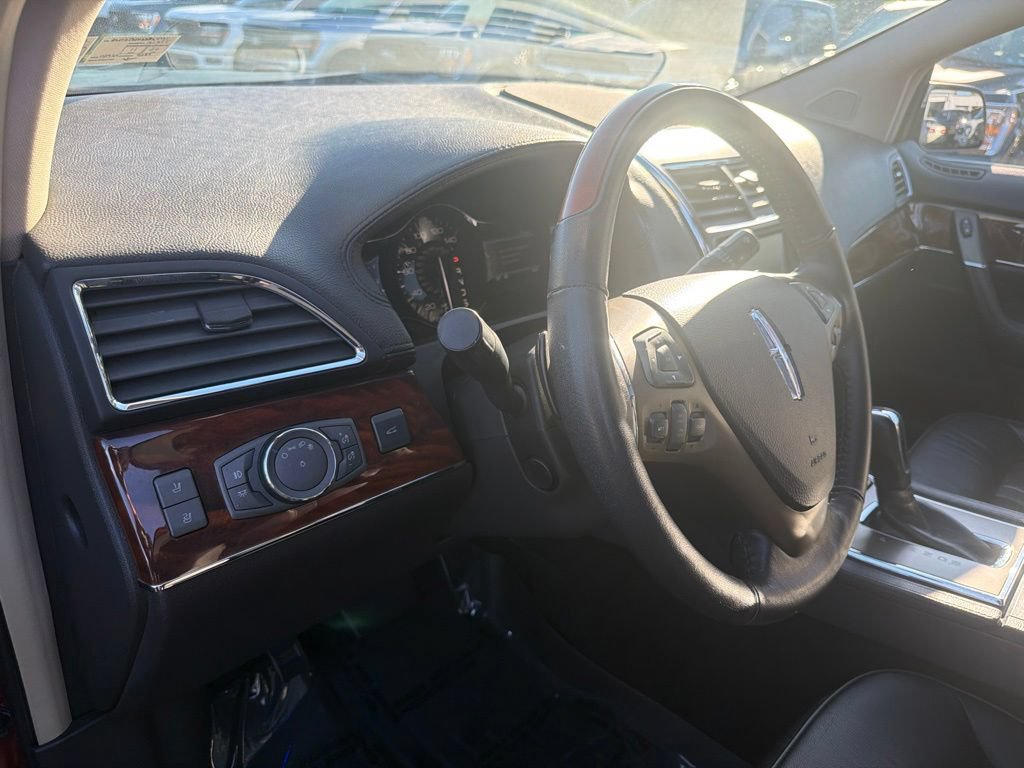 Used 2013 Lincoln MKX AWD image 21