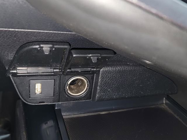 Used 2020 Toyota Camry SE image 21