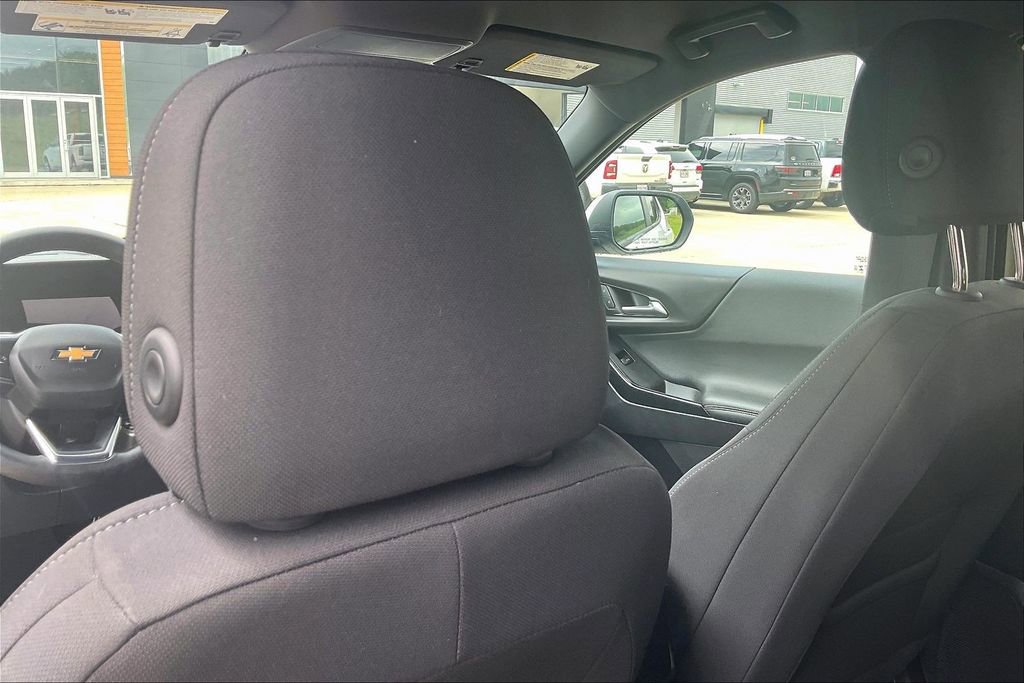 Used 2026 Chevrolet Equinox LT FWD image 32