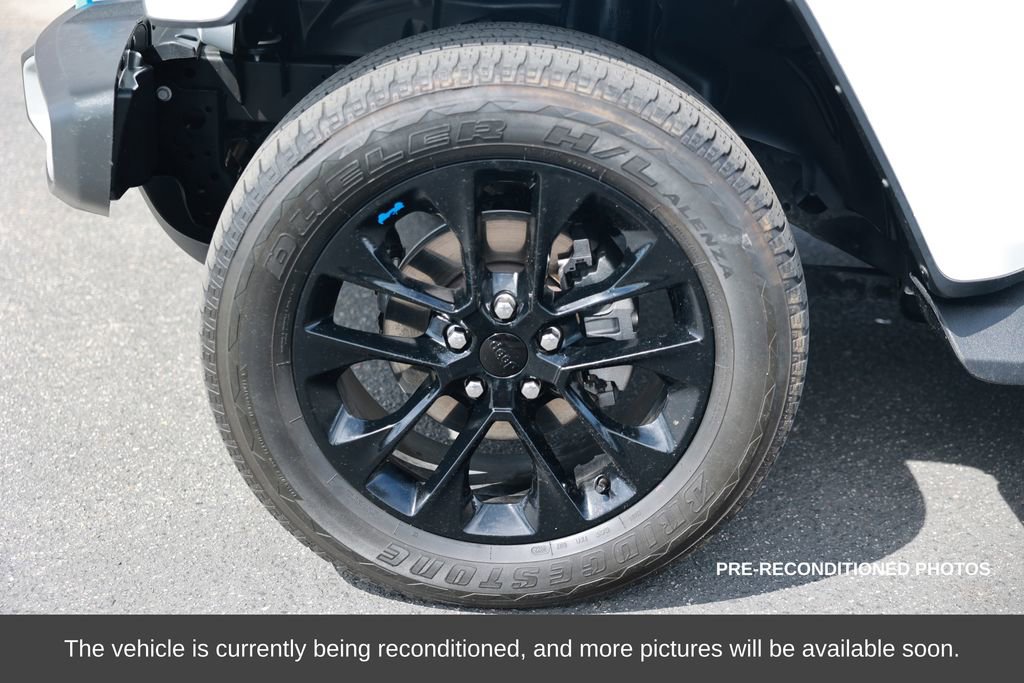 Used 2023 Jeep Wrangler Unlimited Sahara w/ Cold Weather Group image 12