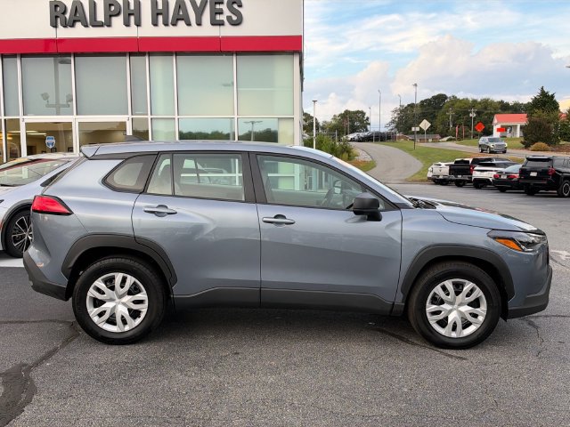 Used 2024 Toyota Corolla Cross L FWD image 2