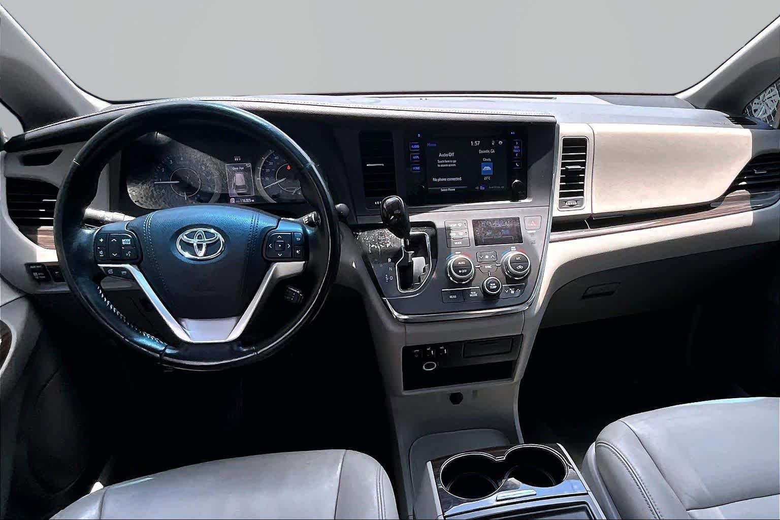 Used 2015 Toyota Sienna XLE FWD image 16