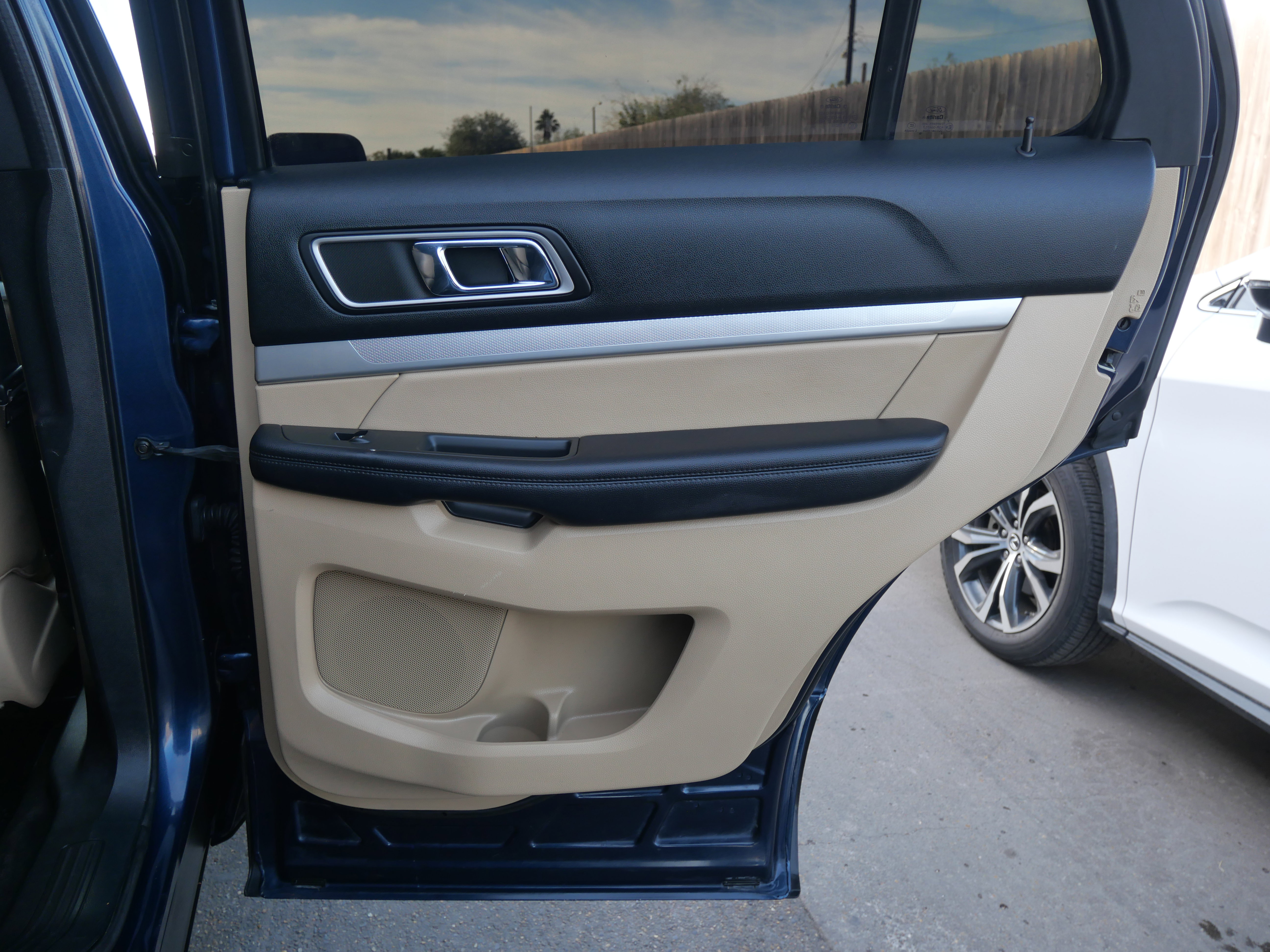 Used 2017 Ford Explorer XLT w/ Equipment Group 202A image 12