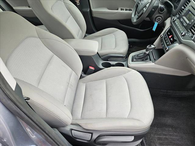 Used 2017 Hyundai Elantra SE image 17