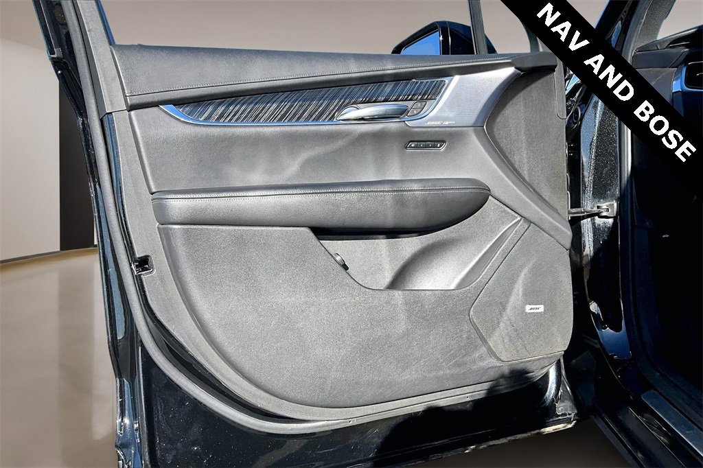 Used 2023 Cadillac XT6 Premium Luxury image 18