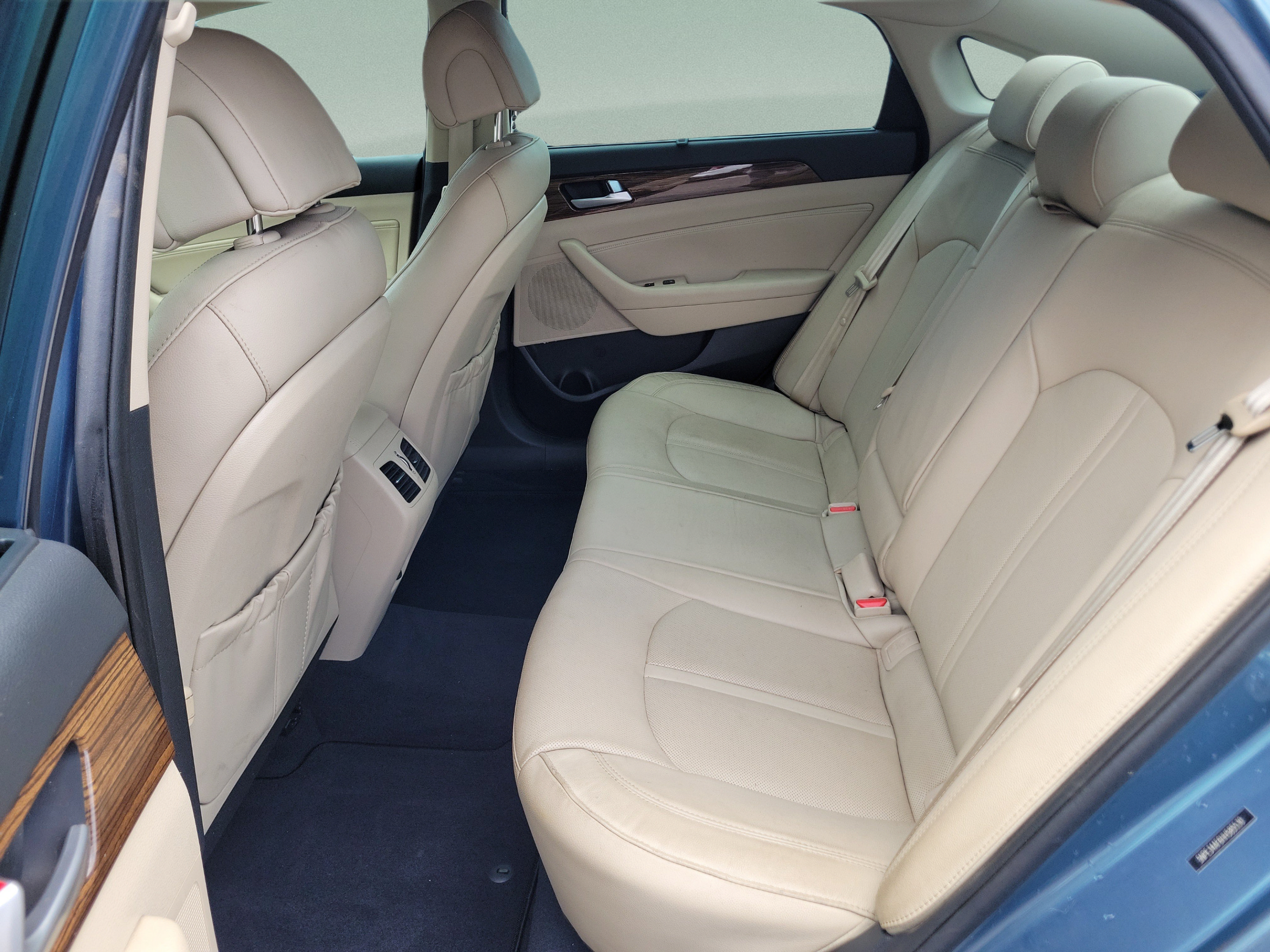 Used 2017 Hyundai Sonata Limited w/ Tech Package 03 FWD image 9