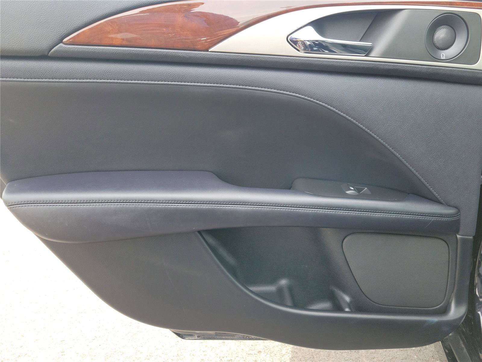 Used 2018 Lincoln MKZ Select w/ Technology Package FWD image 16