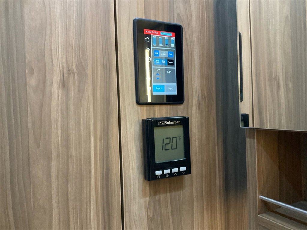 Used 2019 Mercedes-Benz Sprinter 170 image 14