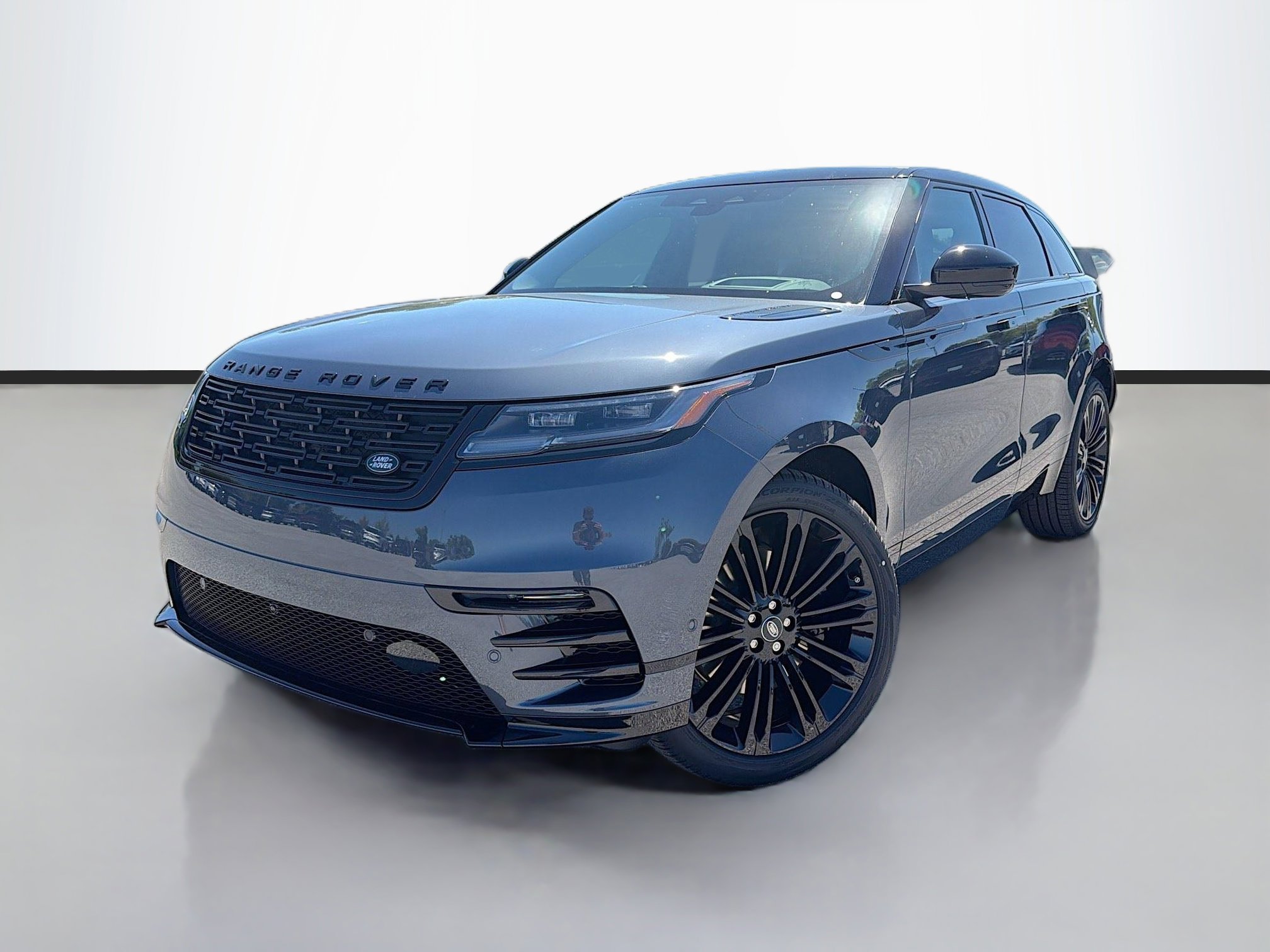 New 2026 Land Rover Range Rover Velar Dynamic SE image 1