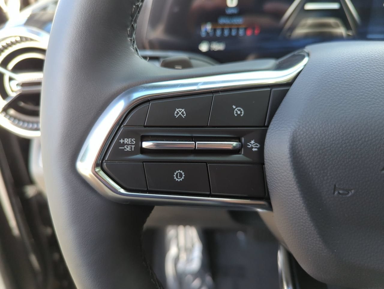 New 2027 Chevrolet Equinox LT w/ Safety and Technology Package FWD image 10