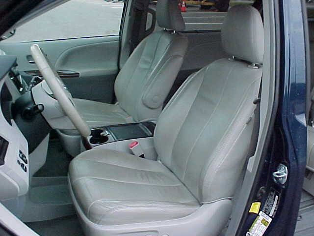 Used 2012 Toyota Sienna XLE image 12