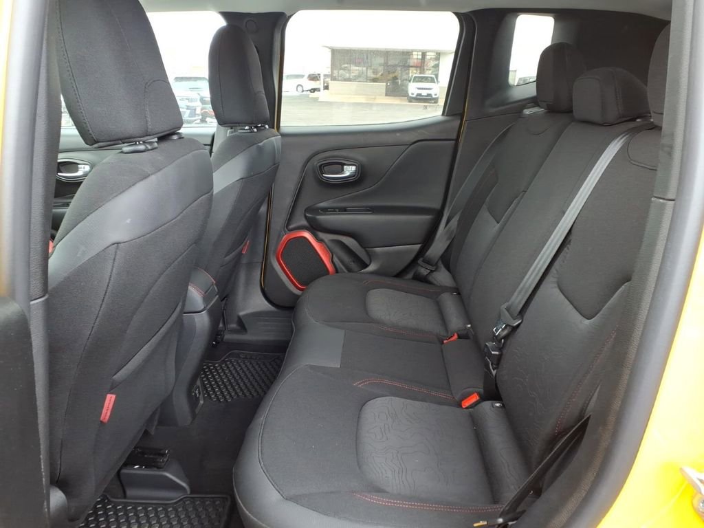 Used 2017 Jeep Renegade Trailhawk image 5