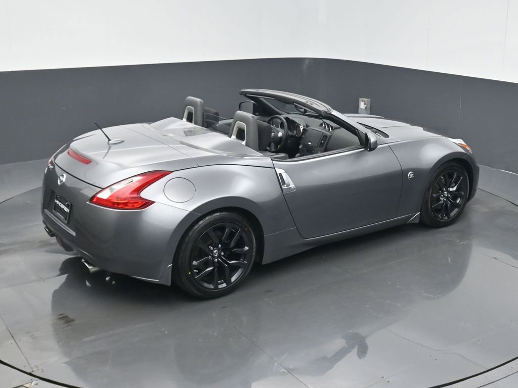 Used 2016 Nissan 370Z Roadster image 21
