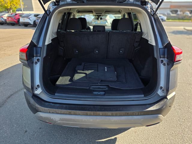 Used 2023 Nissan Rogue S image 11