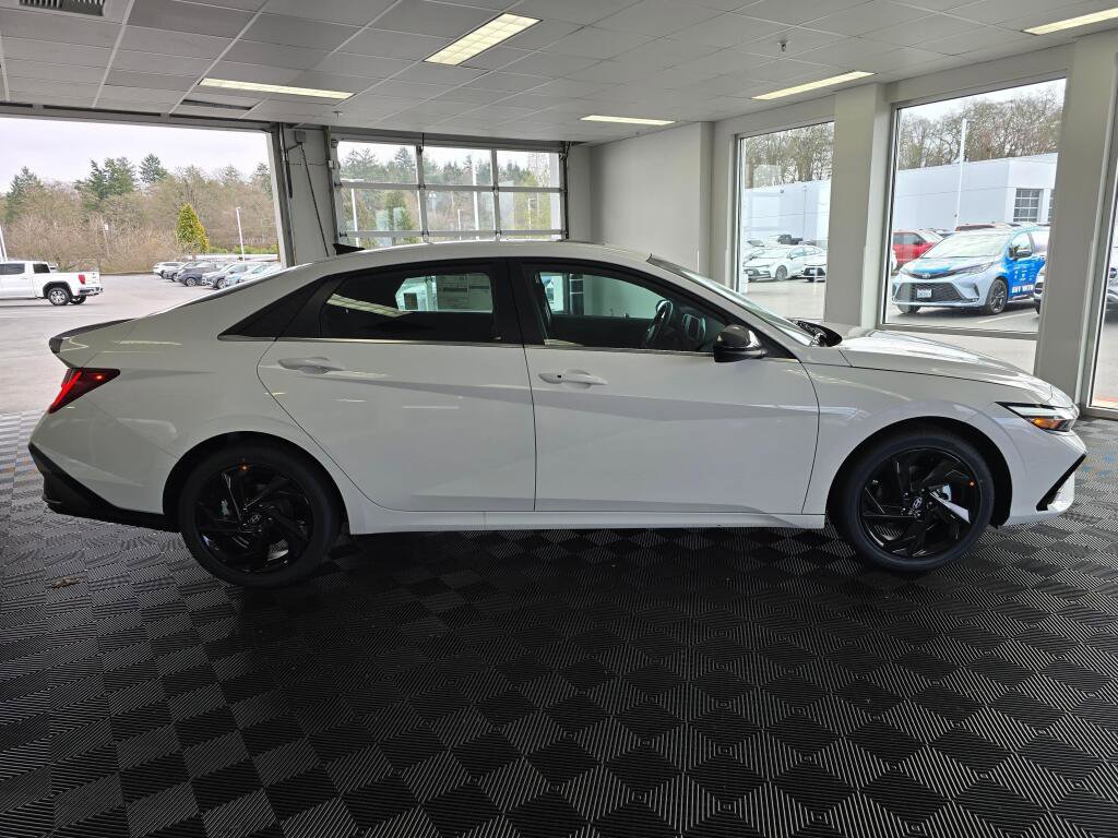 New 2026 Hyundai Elantra SEL Sport image 3