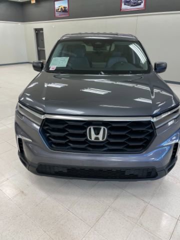 Used 2024 Honda Pilot LX image 2