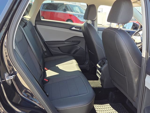 Used 2024 Volkswagen Taos SE image 16