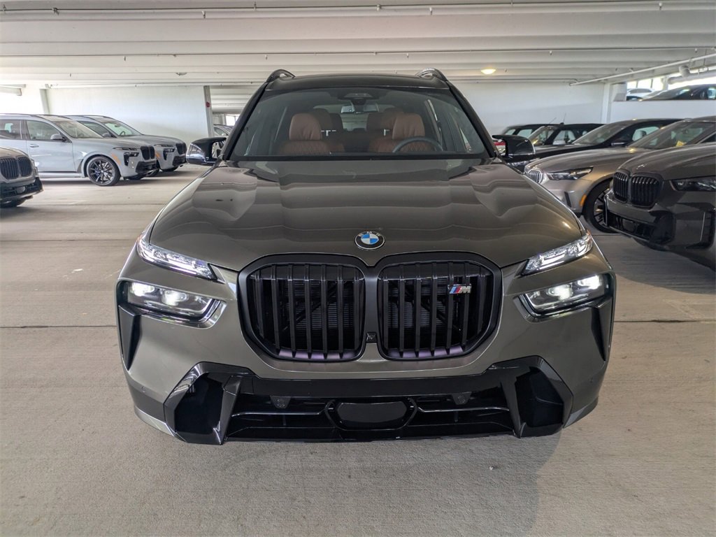 New 2026 BMW X7 M60i image 2