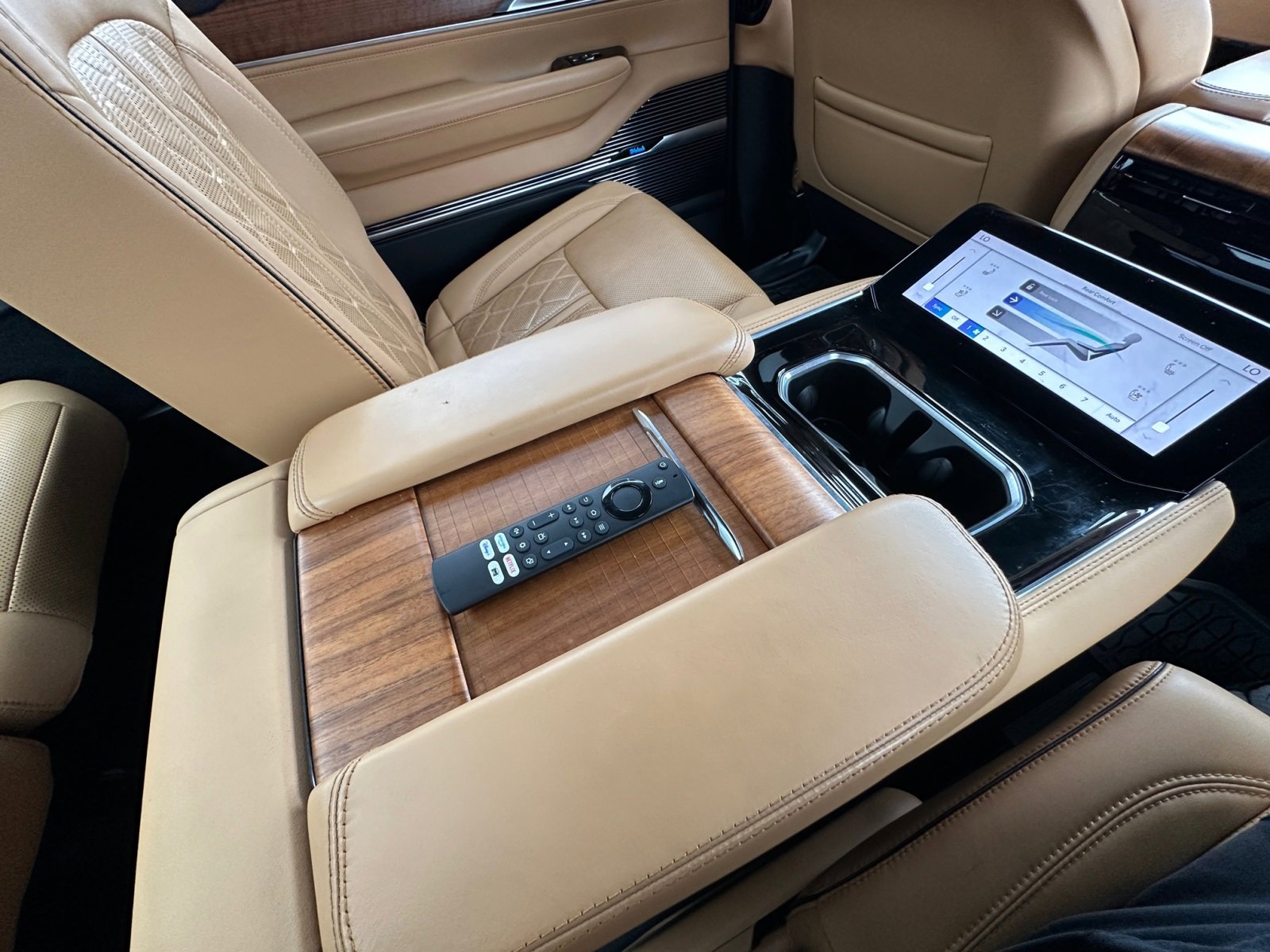 Used 2024 Jeep Grand Wagoneer L Series III w/ Rear Seat Video Group 1 image 50