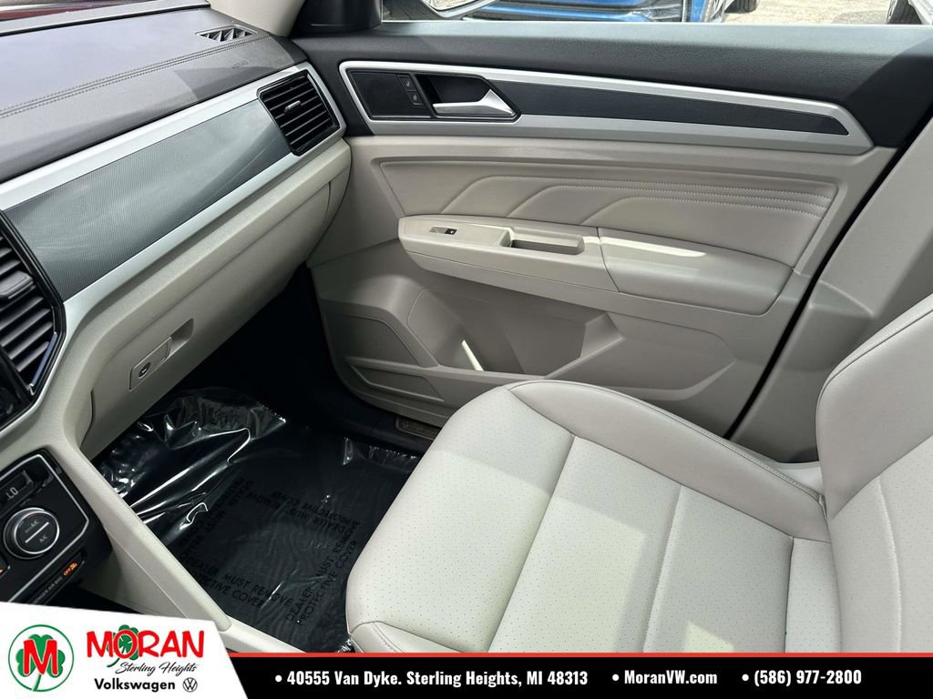 Used 2023 Volkswagen Atlas SEL R-Line AWD/4WD image 35